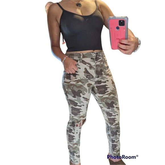 Kendall & Kylie Denim - kendall and kylie ultra high camouflage jeans size 28